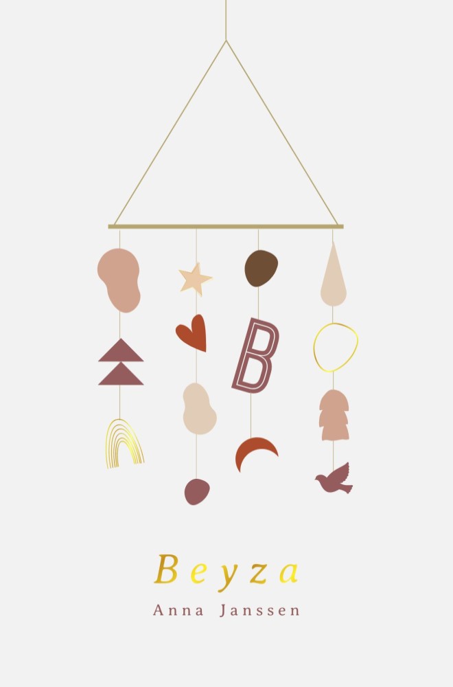 Minimalistisch geboortekaartje voor een meisje met baby mobiel in zachte aardetinten, naam Beyza in goudfolie