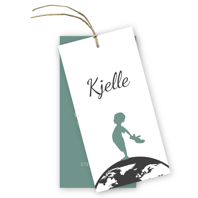 Geboortekaartje label vintage groen met wereldbol Kjelle
